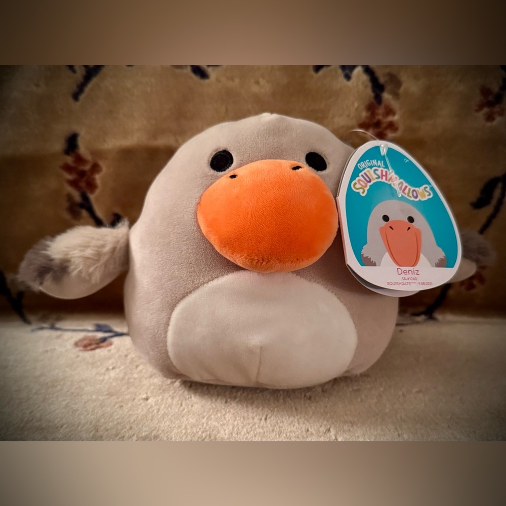 Deniz the Pelican Squishmallow 5’’